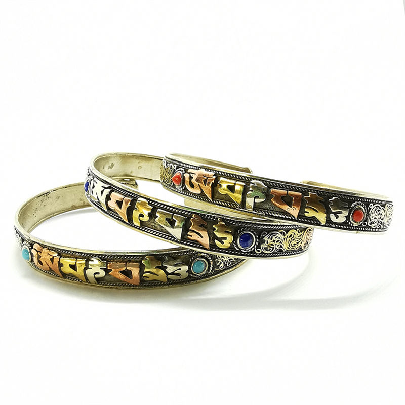 Ethnic Fashion Com - Amuleto tibetano de Mantras, Punho Aberto,