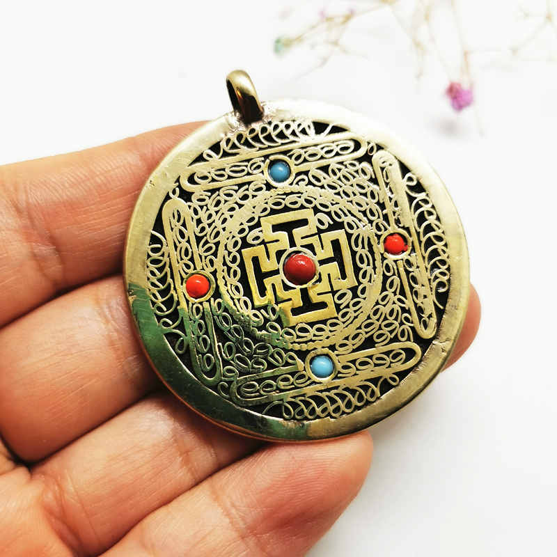 Amuleto de Mantras Tibetanos O - Ethnic Fashion Com avaliação e preço