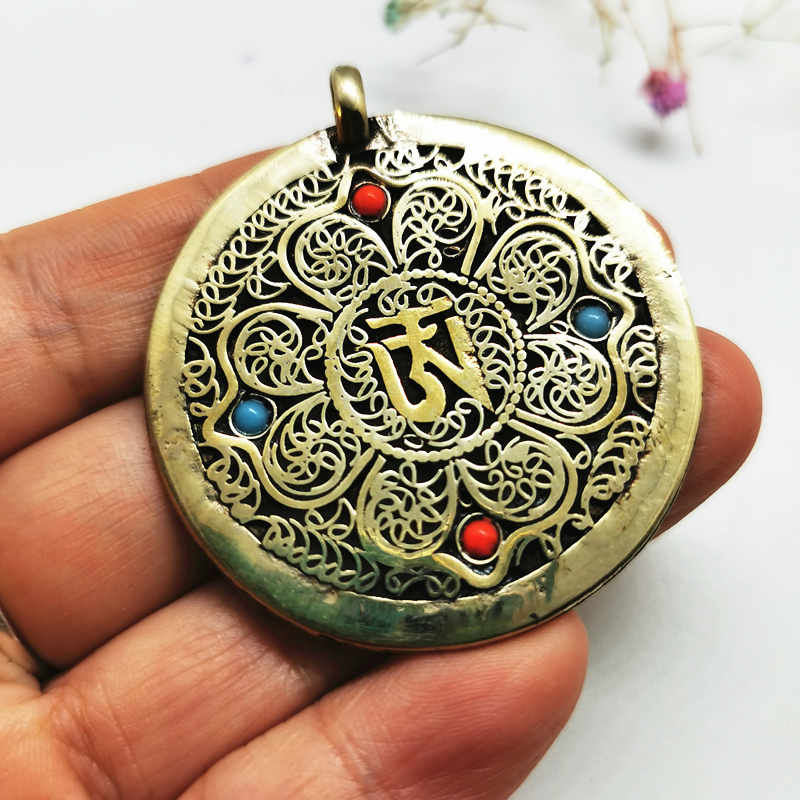 Amuleto de Mantras Tibetanos O - Ethnic Fashion Com avaliação e preço